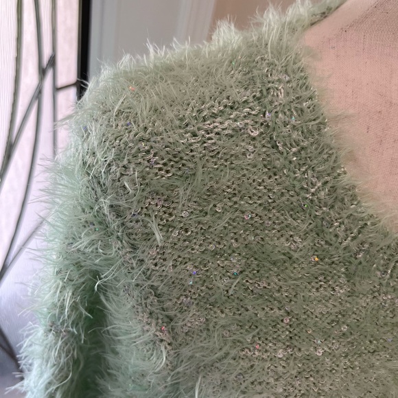 Anthony Richards fuzzy sweater - Picture 3 of 6